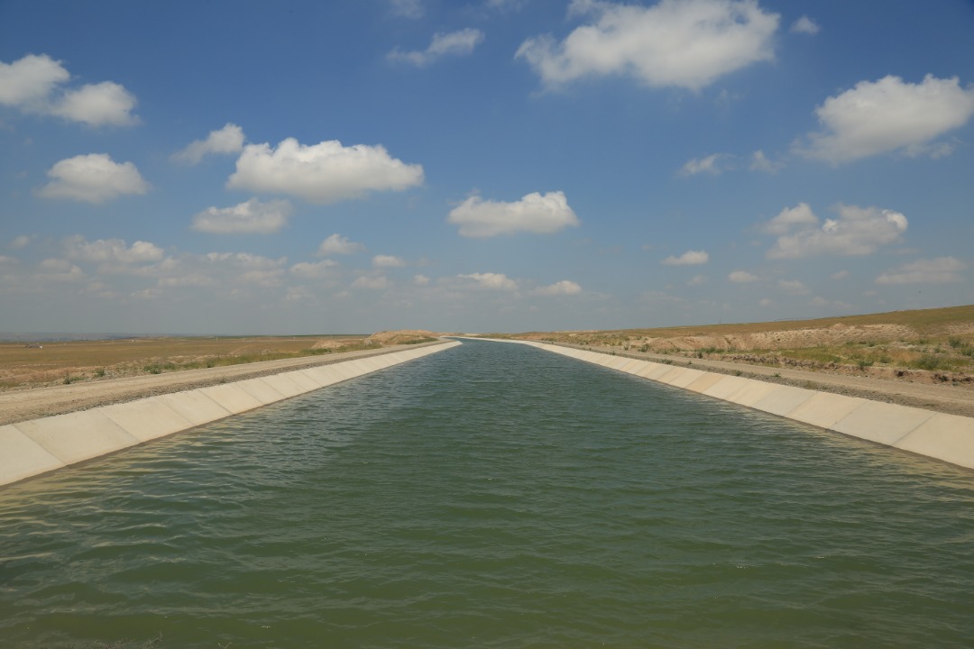 Establishment of main canal of Khoda Afarin and associated technical buildings